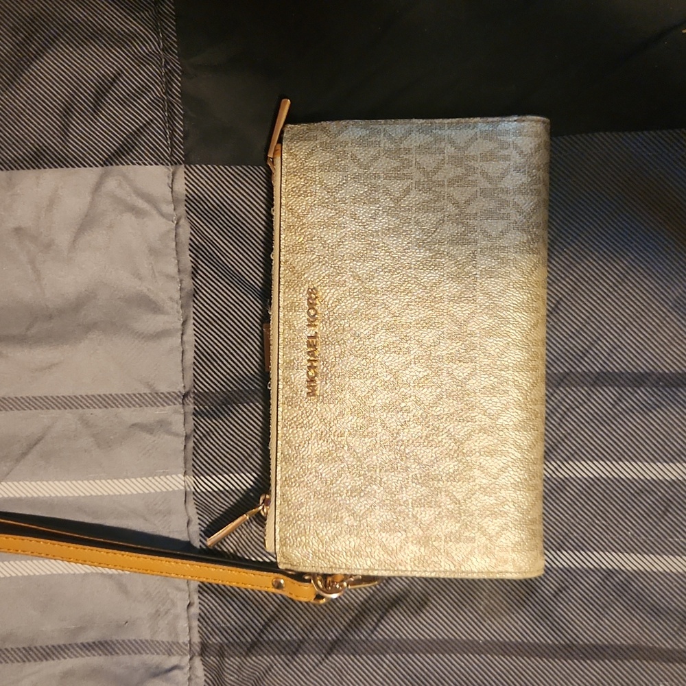Michael kors wallet/wristlet